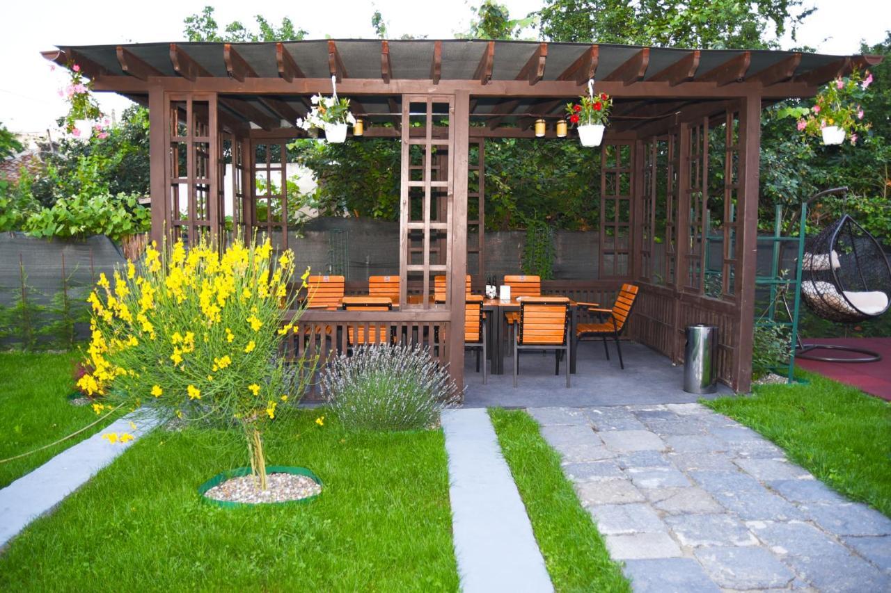 Delta Est Hotel & Restaurant Сулина Экстерьер фото