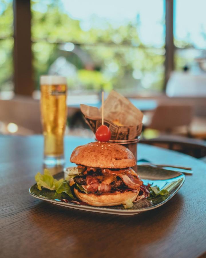Delta Est Hotel & Restaurant Сулина Экстерьер фото