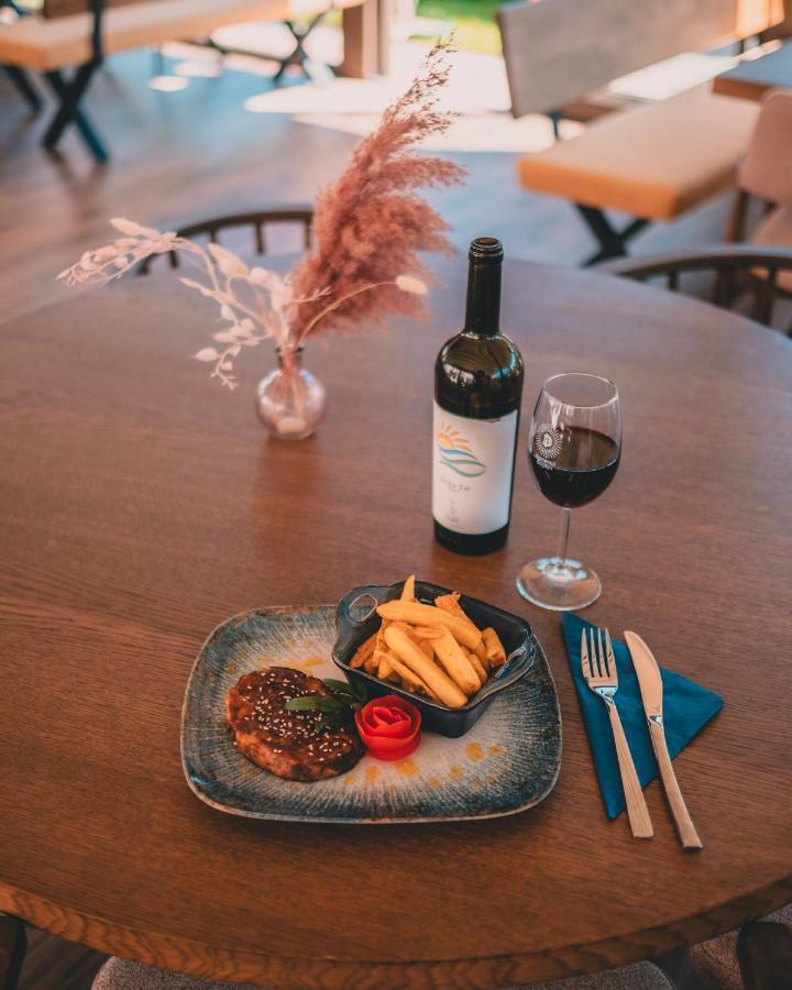 Delta Est Hotel & Restaurant Сулина Экстерьер фото